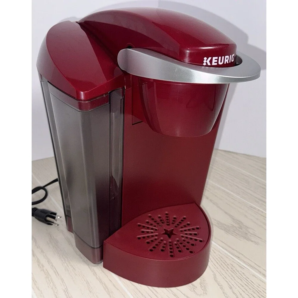 Keurig K-Cup Pod Coffee Maker, Red, Water Tank, Auto Shut-Off Works Good